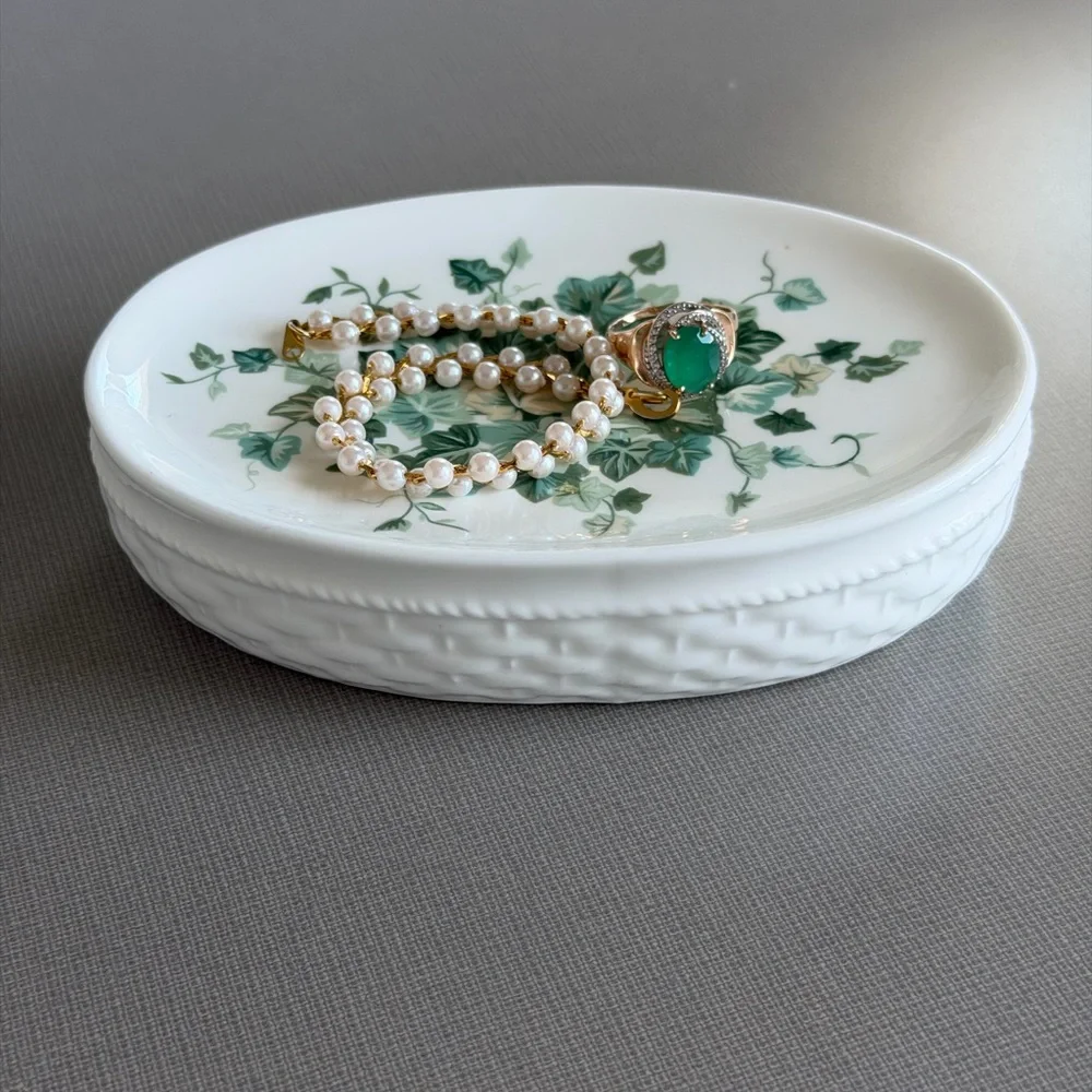 Vintage Andre Richard Ivy Arbor White Ceramic Bar Soap & Trinket Dish Holder
